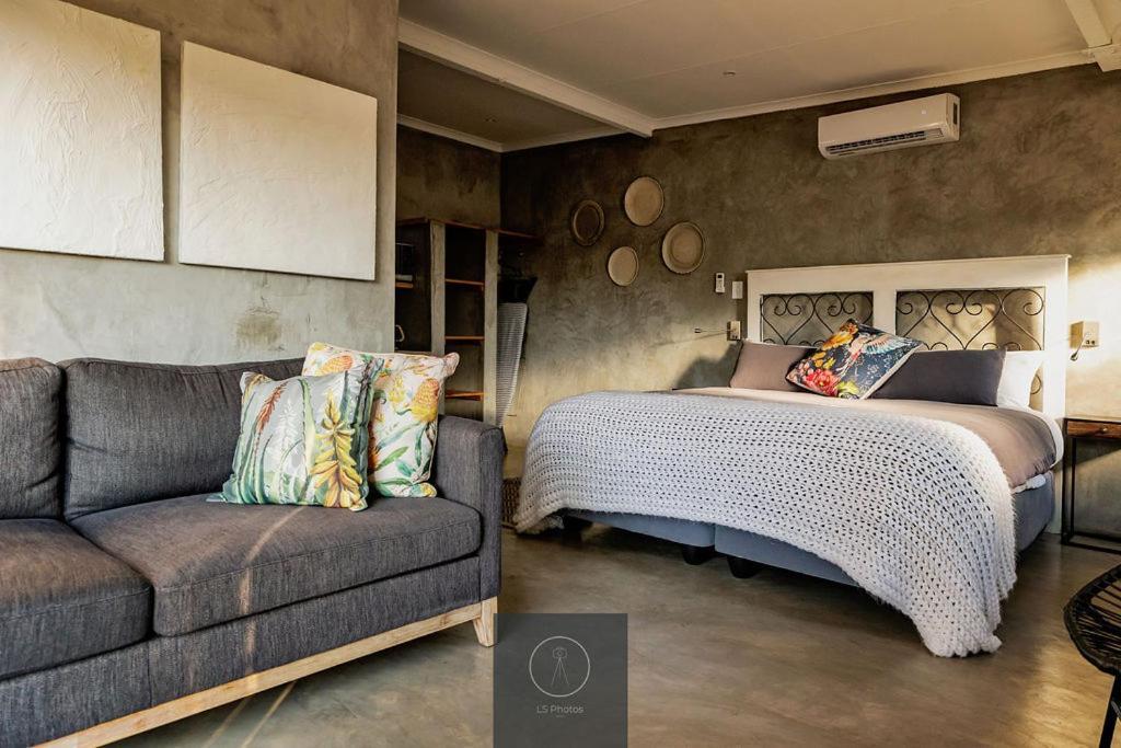 Guest Room At Joubert Piet Retief Esterno foto